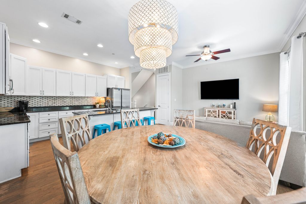 Image 22 of property listing at 2350 W County Highway 30A Unit 2, Santa Rosa Beach, FL 32459