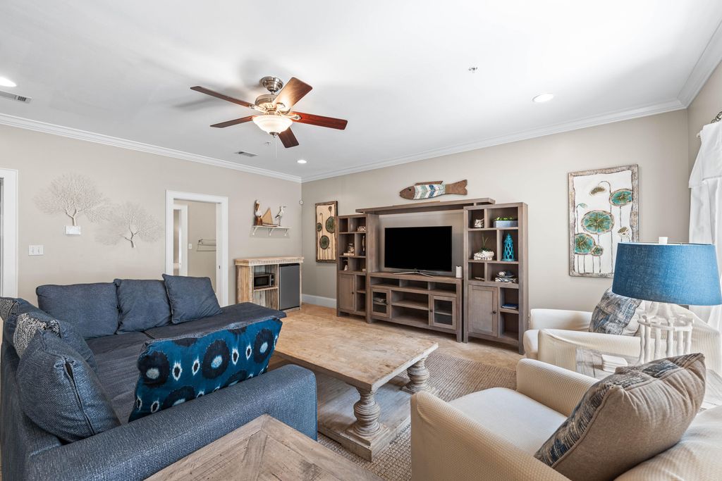 Image 7 of property listing at 2350 W County Highway 30A Unit 2, Santa Rosa Beach, FL 32459