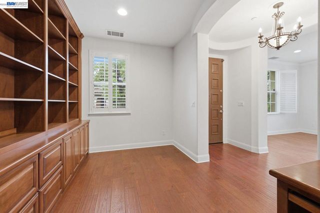 282 Drummond Dr, Hayward, CA 94542