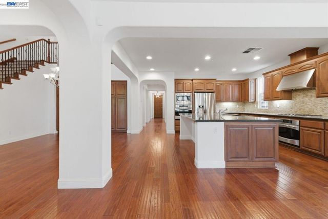 282 Drummond Dr, Hayward, CA 94542