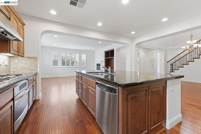 282 Drummond Dr, Hayward, CA 94542