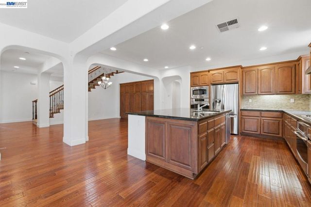 282 Drummond Dr, Hayward, CA 94542