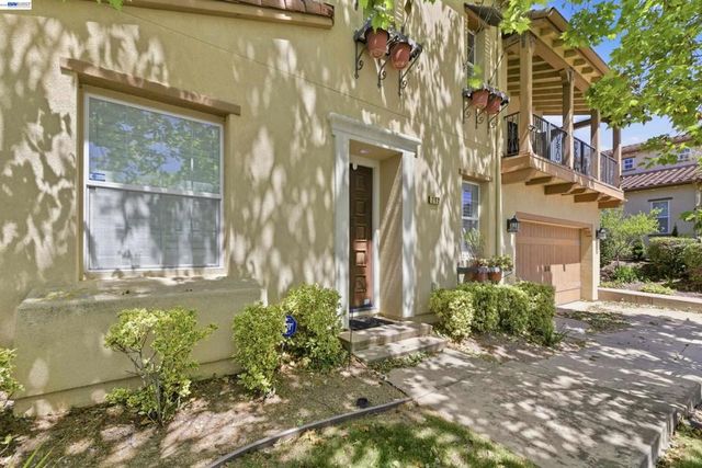 282 Drummond Dr, Hayward, CA 94542