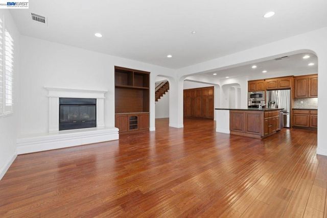 282 Drummond Dr, Hayward, CA 94542