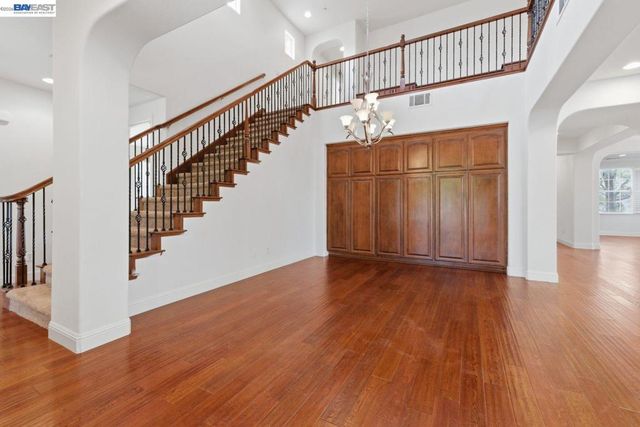 282 Drummond Dr, Hayward, CA 94542
