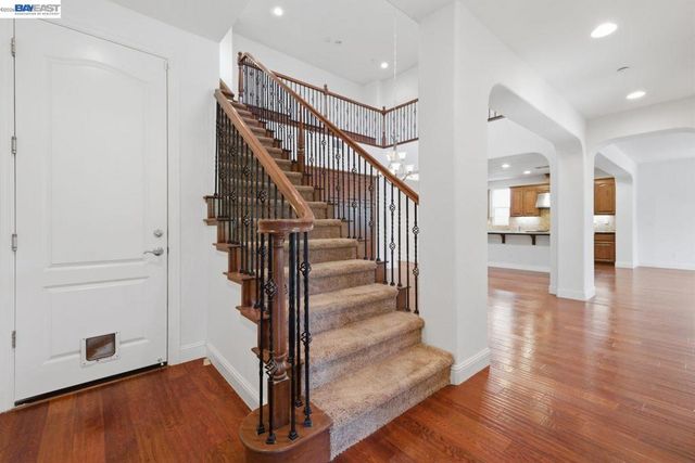 282 Drummond Dr, Hayward, CA 94542