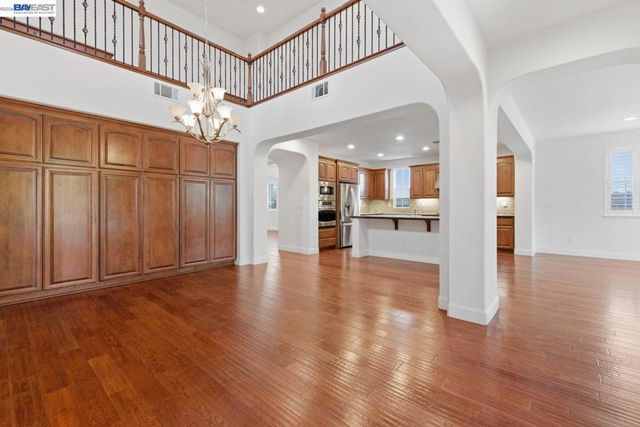 282 Drummond Dr, Hayward, CA 94542