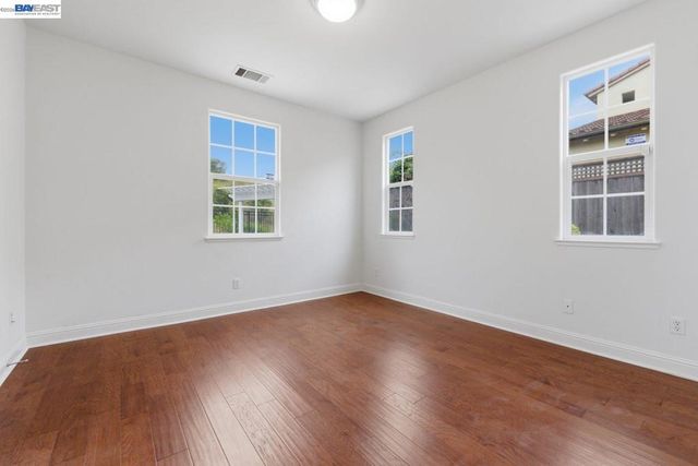 282 Drummond Dr, Hayward, CA 94542