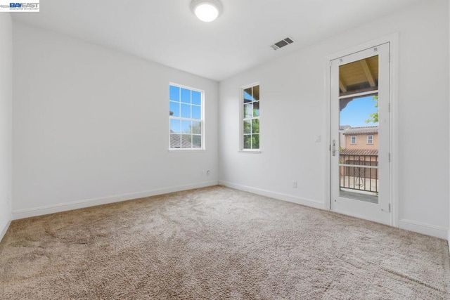 282 Drummond Dr, Hayward, CA 94542