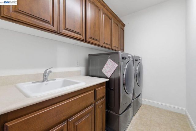 282 Drummond Dr, Hayward, CA 94542