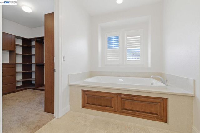 282 Drummond Dr, Hayward, CA 94542