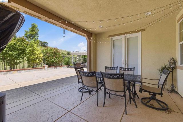 282 Drummond Dr, Hayward, CA 94542