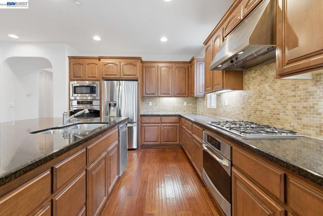 282 Drummond Dr, Hayward, CA 94542