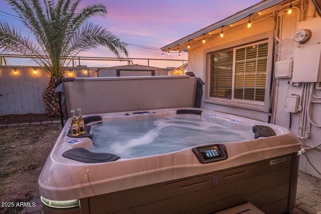 6901 E OAK Street, Scottsdale, AZ 85257