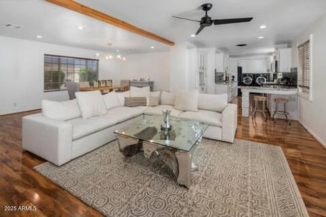 6901 E OAK Street, Scottsdale, AZ 85257