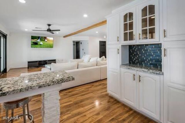 6901 E OAK Street, Scottsdale, AZ 85257