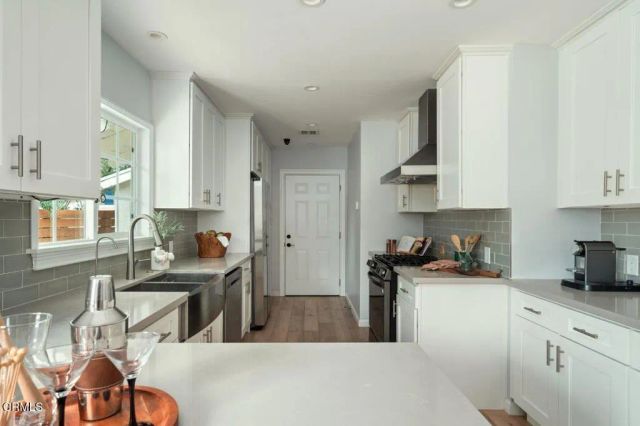 3860 2nd Avenue, La Crescenta, CA 91214