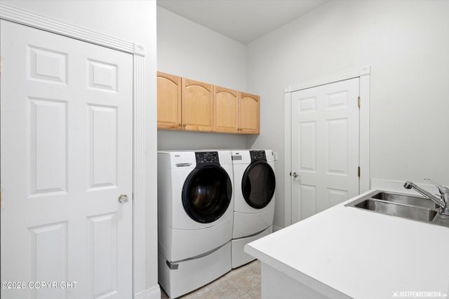 3350 E Palmdale Drive, Wasilla, AK 99654