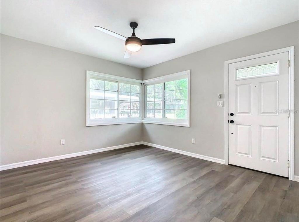 Image 11 of property listing at 1040 DOROTHY STREET, Lakeland, FL 33815