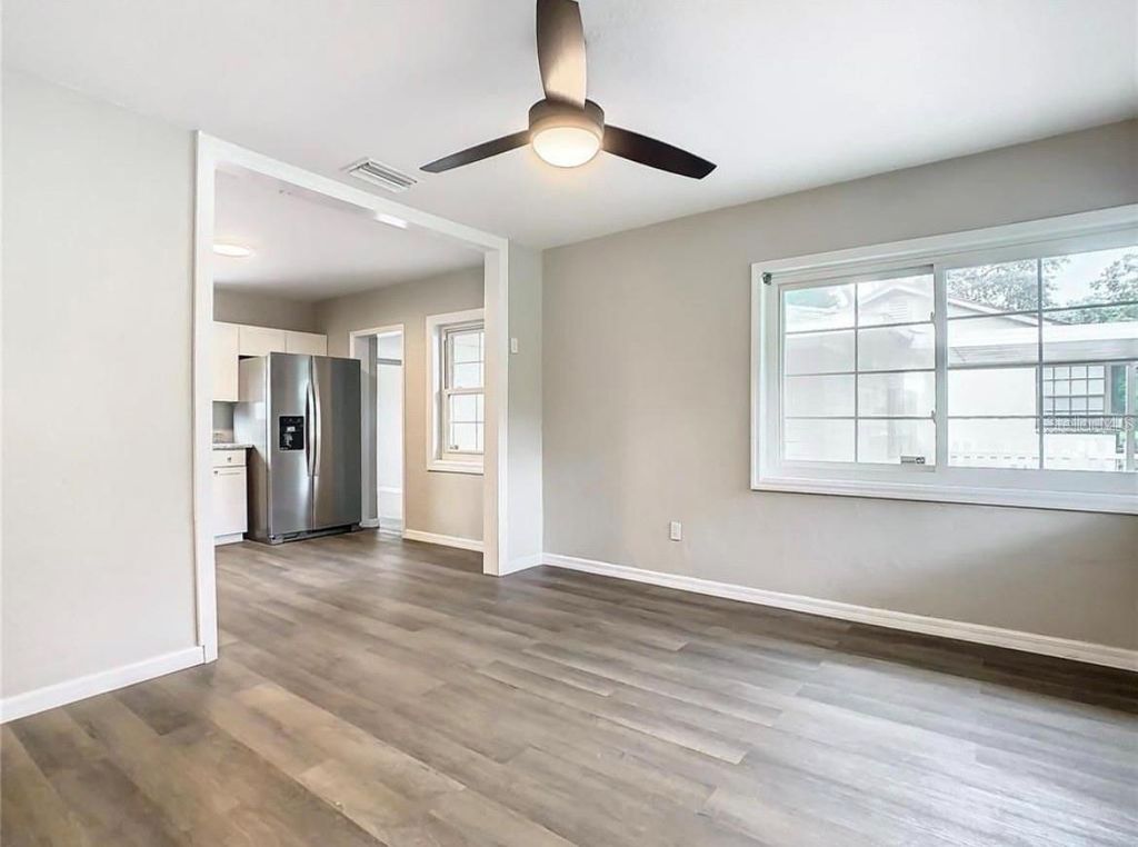 Image 12 of property listing at 1040 DOROTHY STREET, Lakeland, FL 33815