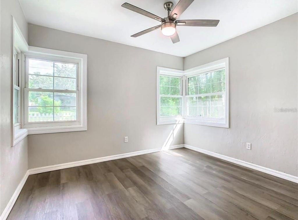 Image 16 of property listing at 1040 DOROTHY STREET, Lakeland, FL 33815