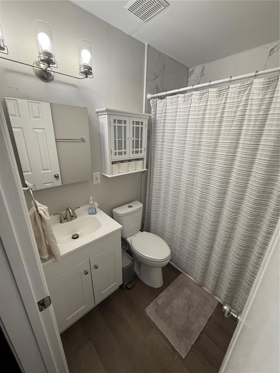 Image 18 of property listing at 1040 DOROTHY STREET, Lakeland, FL 33815