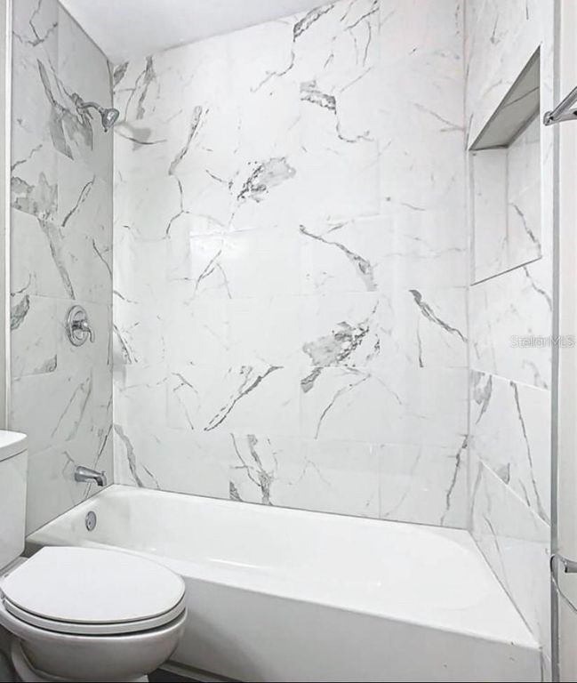 Image 19 of property listing at 1040 DOROTHY STREET, Lakeland, FL 33815