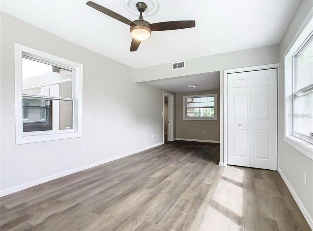 Image 23 of property listing at 1040 DOROTHY STREET, Lakeland, FL 33815