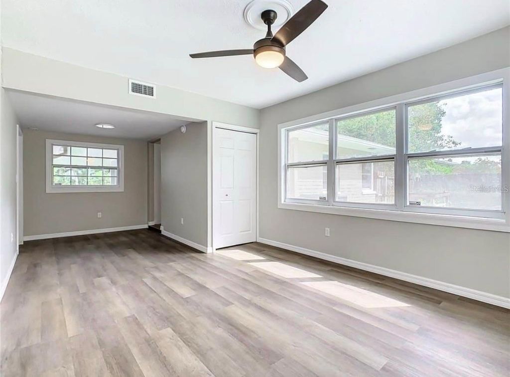 Image 24 of property listing at 1040 DOROTHY STREET, Lakeland, FL 33815