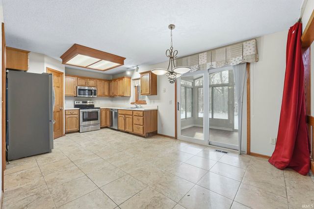 2909 Sweet Cider Road, Fort Wayne, IN 46818