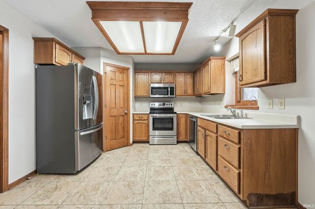 2909 Sweet Cider Road, Fort Wayne, IN 46818