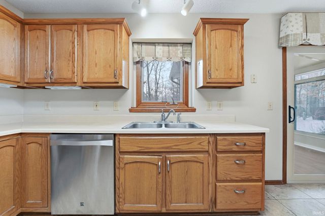 2909 Sweet Cider Road, Fort Wayne, IN 46818