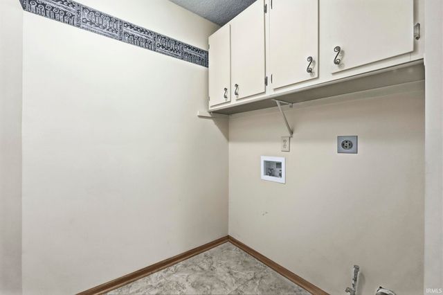 2909 Sweet Cider Road, Fort Wayne, IN 46818