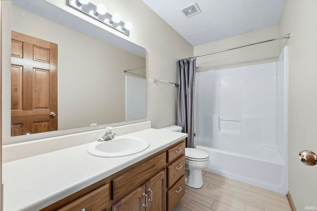 2909 Sweet Cider Road, Fort Wayne, IN 46818