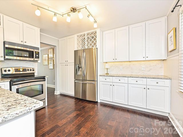 4611 Hedgemore Drive J, Charlotte, NC 28209