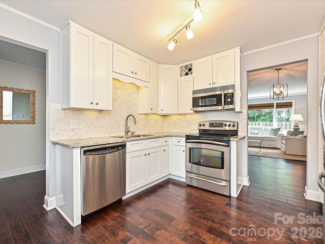 4611 Hedgemore Drive J, Charlotte, NC 28209
