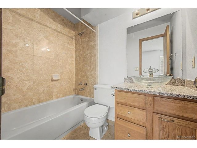 720 City Park Ave D-423, Fort Collins, CO 80521