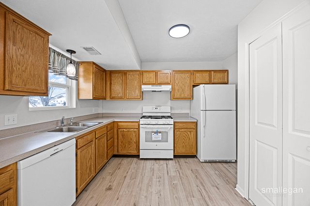 3557 Greenly Court 18, Holland, MI 49424