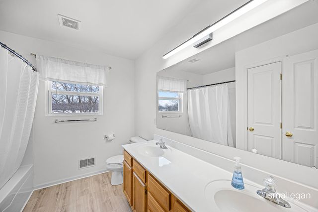 3557 Greenly Court 18, Holland, MI 49424