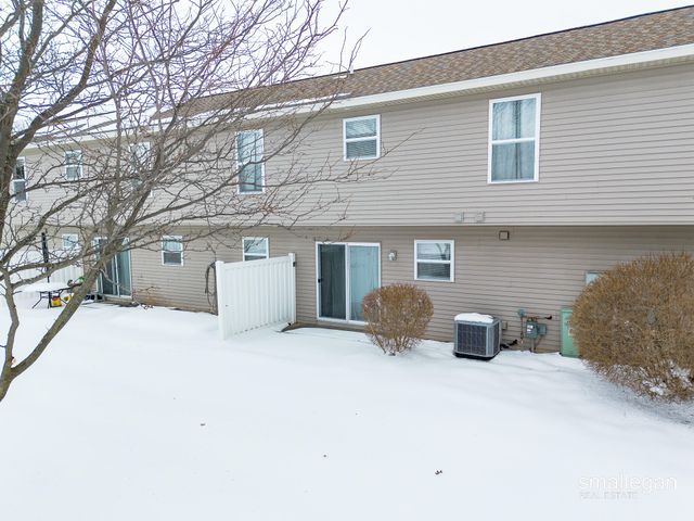 3557 Greenly Court 18, Holland, MI 49424