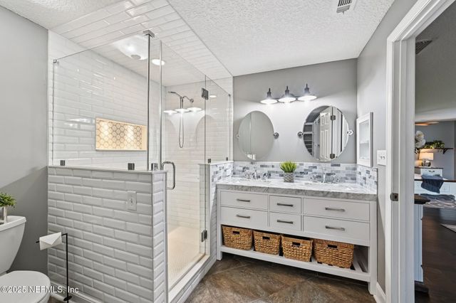 1073 LAKE ASBURY Drive, Green Cove Springs, FL 32043