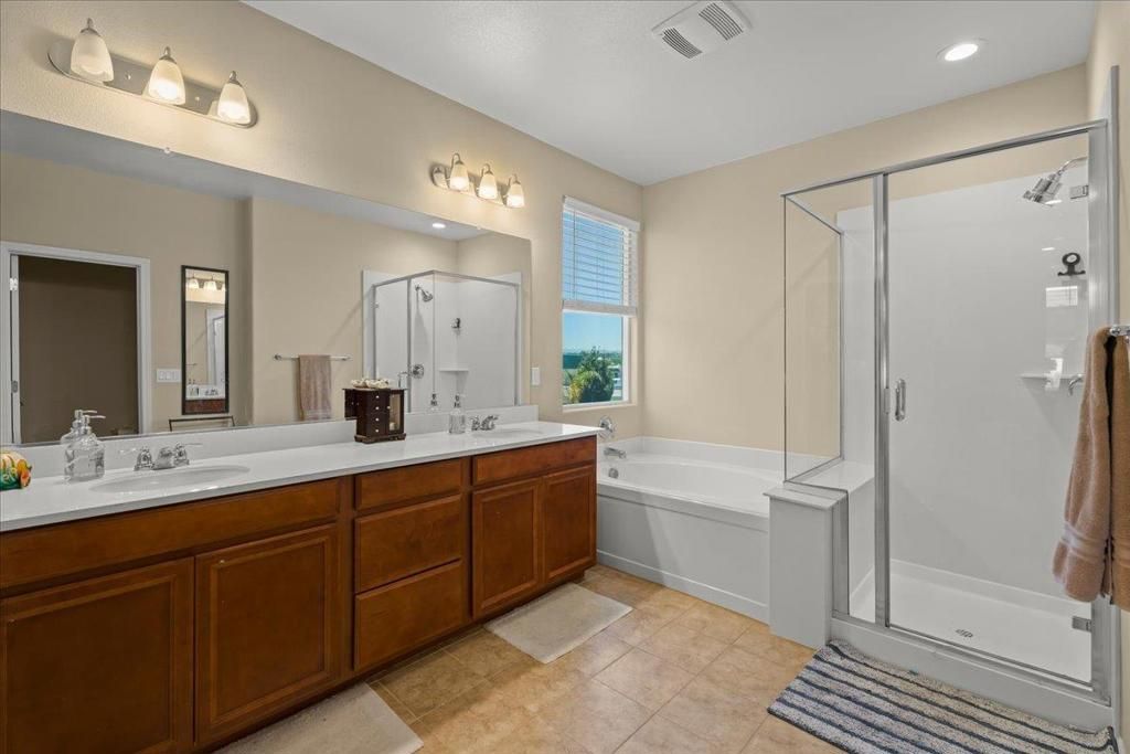 Image 16 of property listing at 503 Cobalt Drive, Hollister, CA 95023