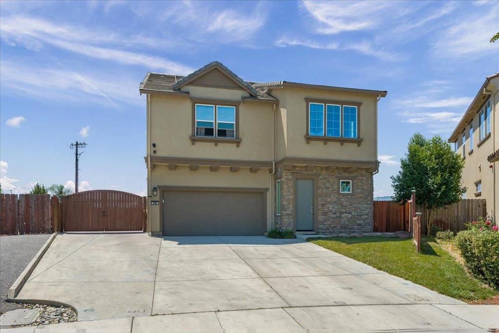 Image 2 of property listing at 503 Cobalt Drive, Hollister, CA 95023