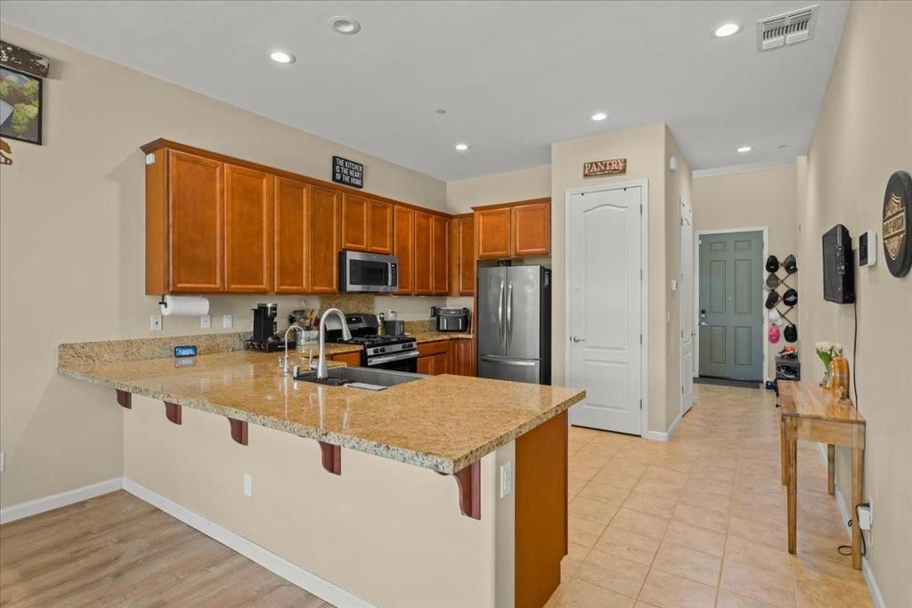 Image 7 of property listing at 503 Cobalt Drive, Hollister, CA 95023
