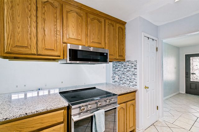 705 Reveille Road, Fort Worth, TX 76108