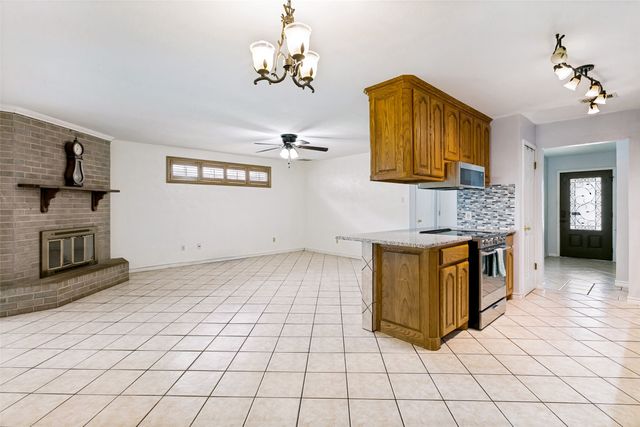 705 Reveille Road, Fort Worth, TX 76108