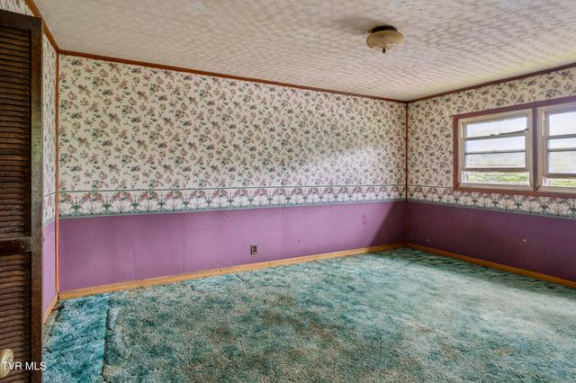 902 Diane Avenue, Erwin, TN 37650