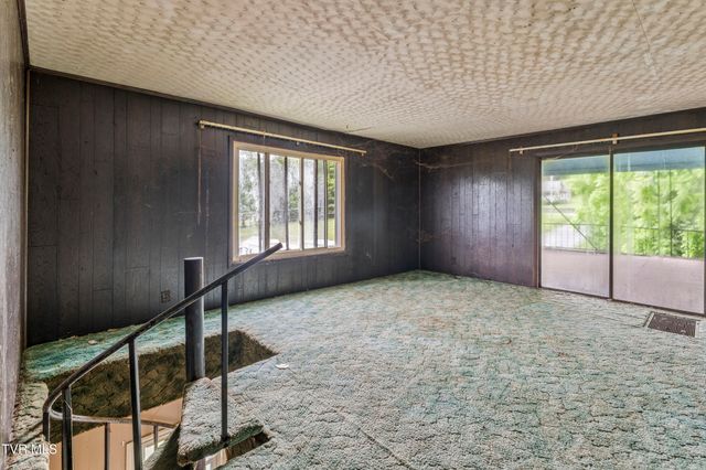 902 Diane Avenue, Erwin, TN 37650