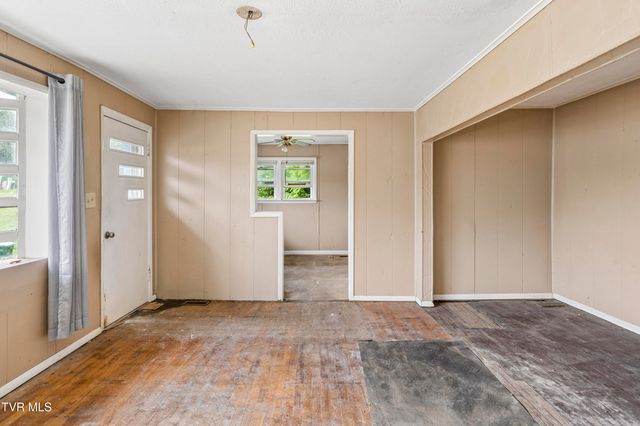 902 Diane Avenue, Erwin, TN 37650