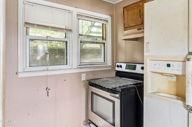 902 Diane Avenue, Erwin, TN 37650